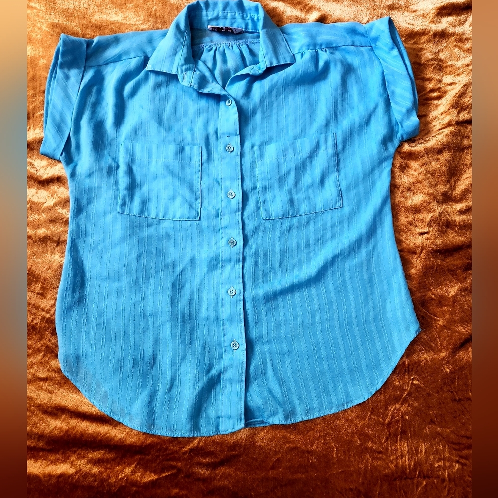 Shapely Button Up Lightweight Top - image 8